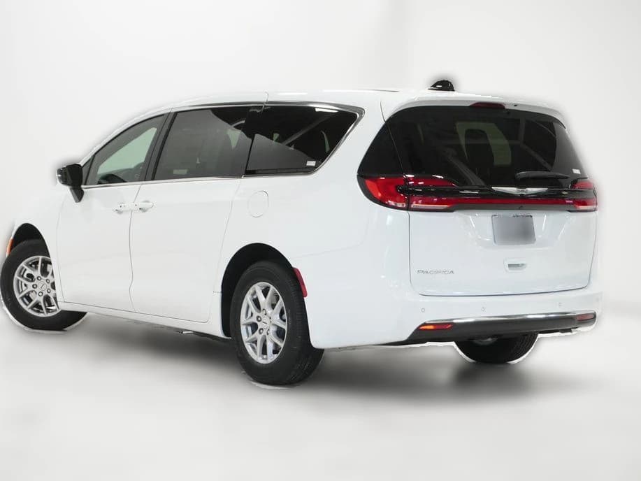 Chrysler Pacifica Select FWD 2026 — side view