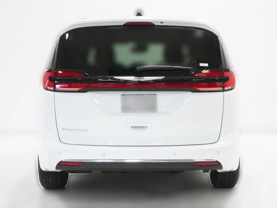 Chrysler Pacifica Select FWD 2026 — side view