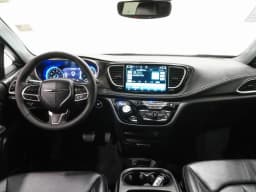 Chrysler Pacifica Select FWD 2026 — side view