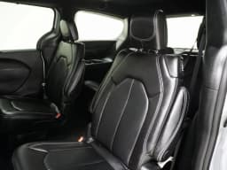 Chrysler Pacifica Select FWD 2026 — side view