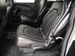 Chrysler Pacifica Select FWD 2026 — side view