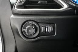 Chrysler Pacifica Select FWD 2026 — side view