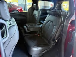 Chrysler Pacifica Select FWD 2026 — side view