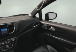 Chrysler Pacifica Select FWD 2027 — side view