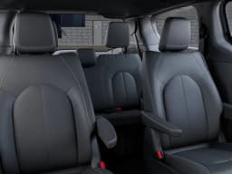 Chrysler Pacifica Select FWD 2026 — side view