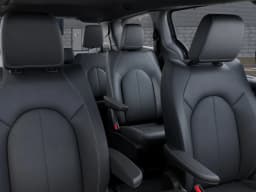 Chrysler Pacifica Select FWD 2026 — side view