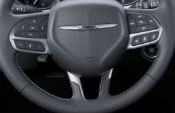 Chrysler Pacifica Select FWD 2026 — side view