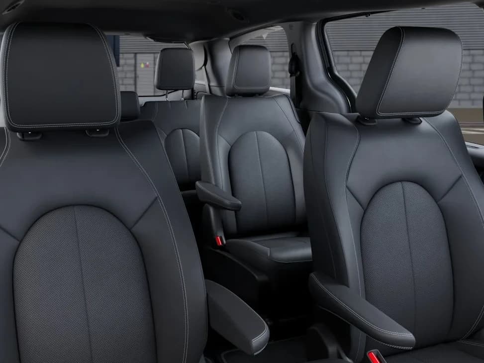 Chrysler Pacifica Select FWD 2026 — side view