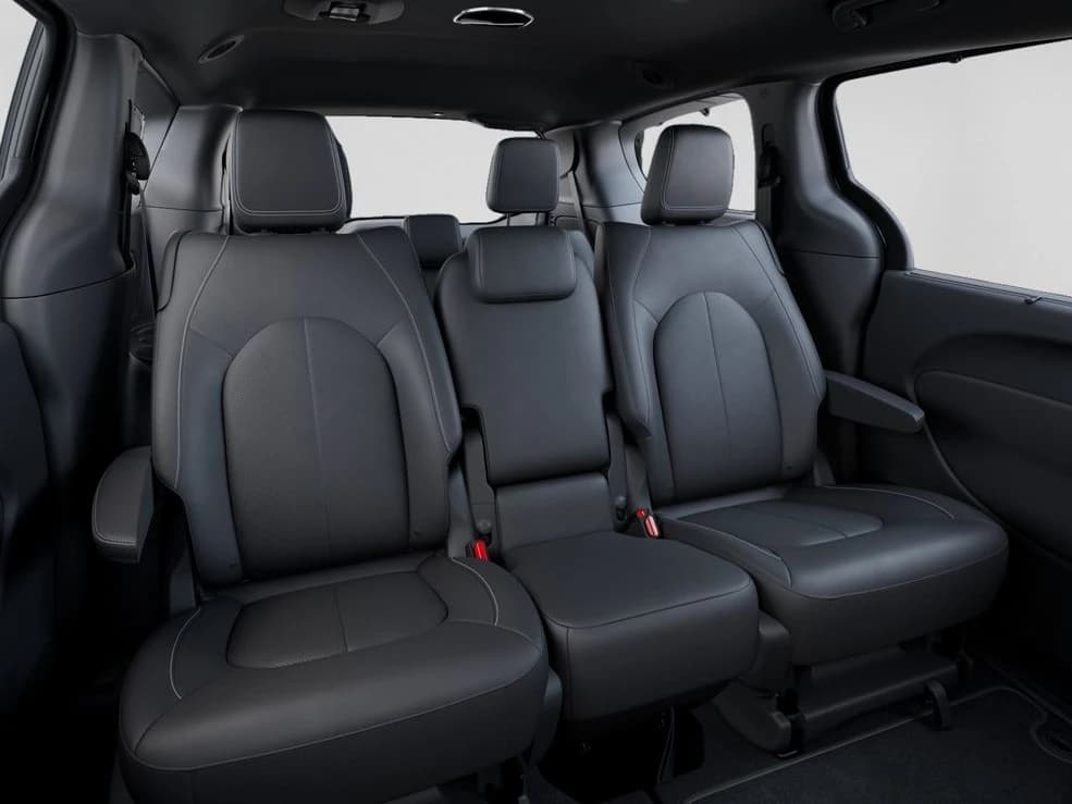 Chrysler Pacifica Select FWD 2027 — side view