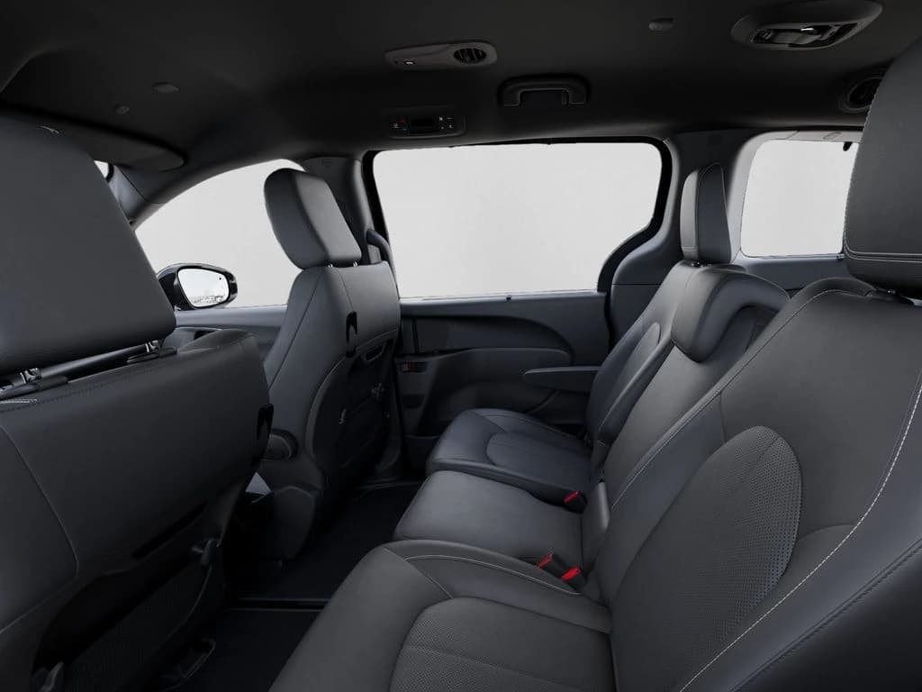 Chrysler Pacifica Select FWD 2027 — side view