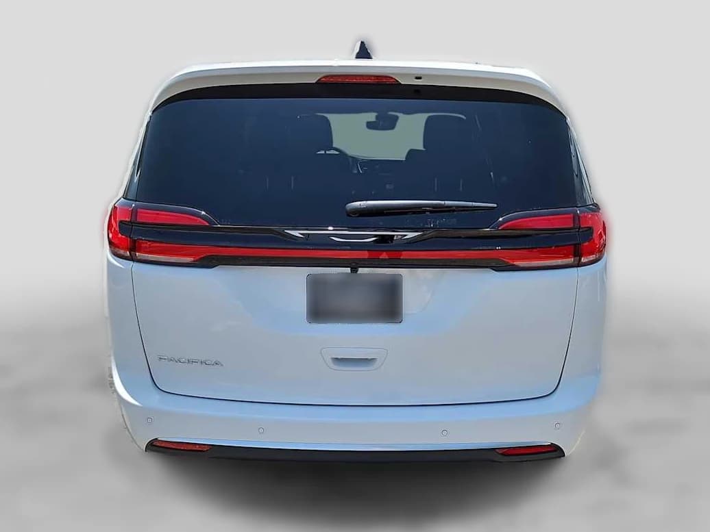 Chrysler Pacifica Select FWD 2027 — side view