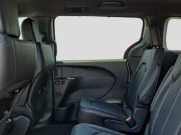 Chrysler Pacifica Select FWD 2027 — side view