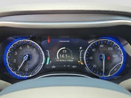 Chrysler Pacifica Select FWD 2027 — side view
