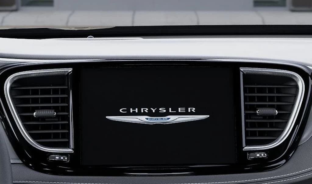 Chrysler Pacifica Select FWD 2026 — side view