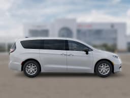 Chrysler Pacifica Select FWD 2026 — side view