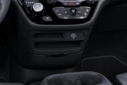 Chrysler Pacifica Select FWD 2026 — side view