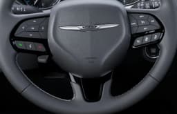 Chrysler Pacifica Select FWD 2026 — side view