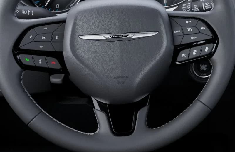 Chrysler Pacifica Select FWD 2026 — side view