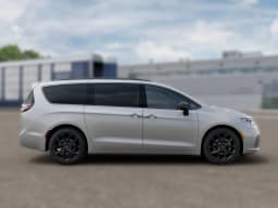 Chrysler Pacifica Select FWD 2026 — side view