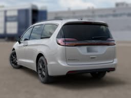 Chrysler Pacifica Select FWD 2026 — side view