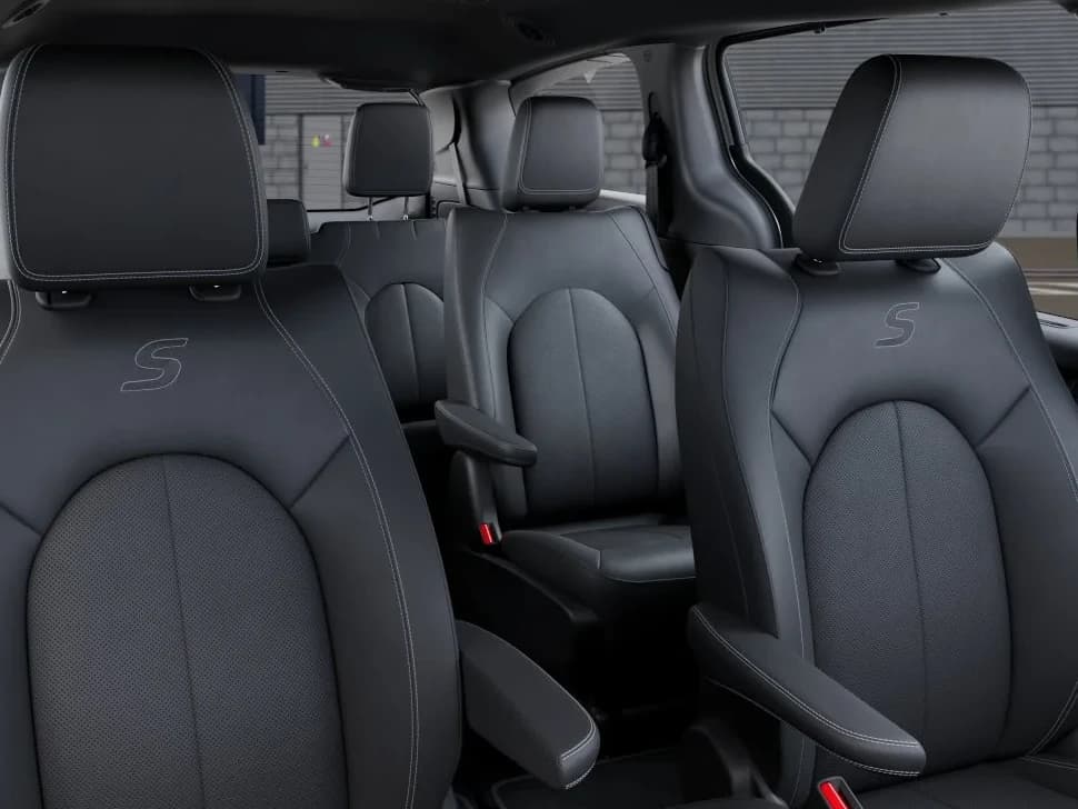 Chrysler Pacifica Select FWD 2026 — side view