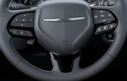 Chrysler Pacifica Select FWD 2026 — side view