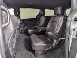 Chrysler Pacifica Select FWD 2026 — side view
