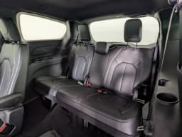 Chrysler Pacifica Select FWD 2026 — side view