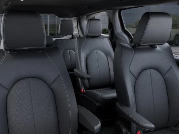 Chrysler Pacifica Select FWD 2026 — side view