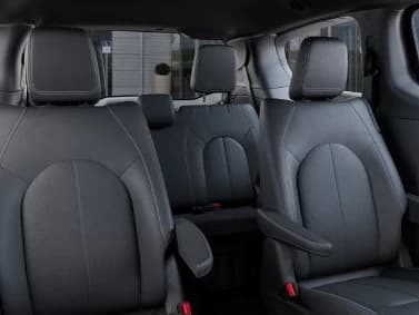 Chrysler Pacifica Select FWD 2026 — side view