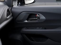 Chrysler Pacifica Select FWD 2026 — side view