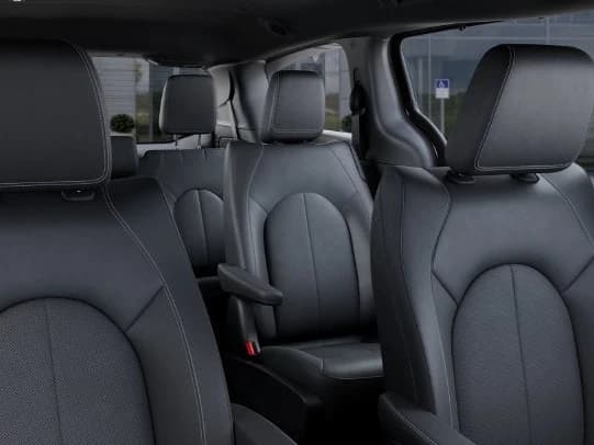Chrysler Pacifica Select FWD 2026 — side view