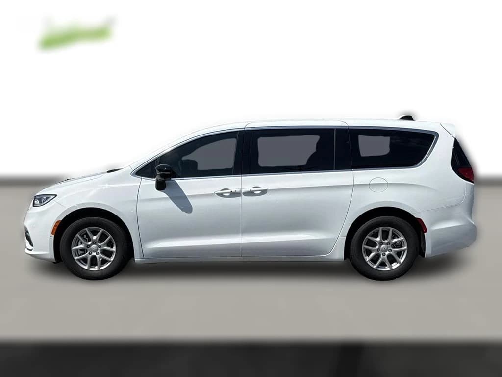 Chrysler Pacifica Select FWD 2026 — side view