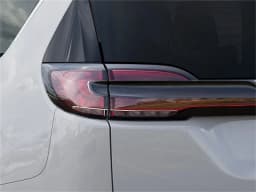 Chrysler Pacifica Select FWD 2026 — side view