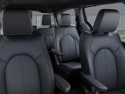 Chrysler Pacifica Select FWD 2026 — side view