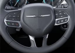 Chrysler Pacifica Select FWD 2026 — side view