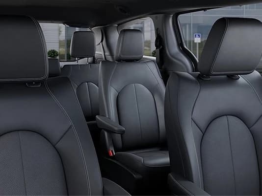Chrysler Pacifica Select FWD 2026 — side view