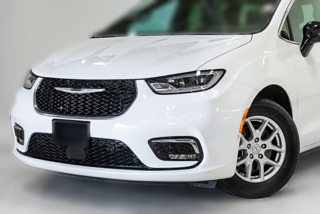 Chrysler Pacifica Select FWD 2026 — side view