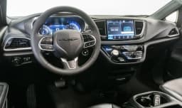 Chrysler Pacifica Select FWD 2026 — side view