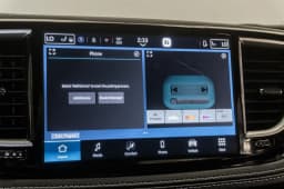 Chrysler Pacifica Select FWD 2026 — side view