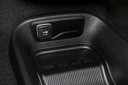 Chrysler Pacifica Select FWD 2026 — side view