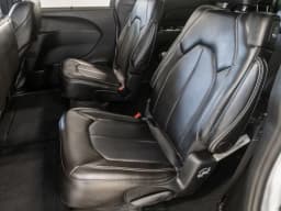Chrysler Pacifica Select FWD 2026 — side view