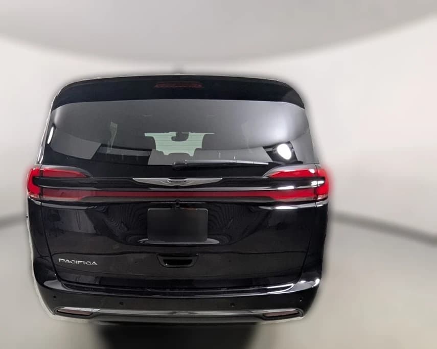 Chrysler Pacifica Select FWD 2026 — side view