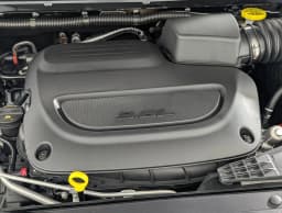 Chrysler Pacifica Select FWD 2026 — side view