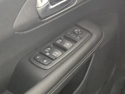 Chrysler Pacifica Select FWD 2026 — side view
