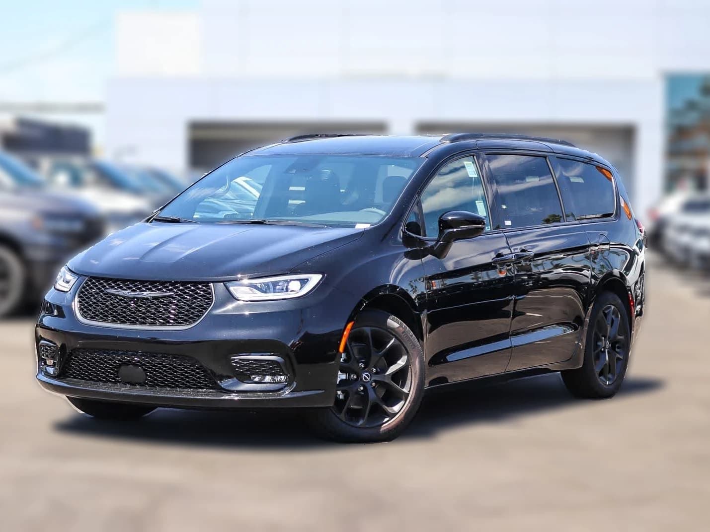 Chrysler Pacifica Select FWD 2026 — side view