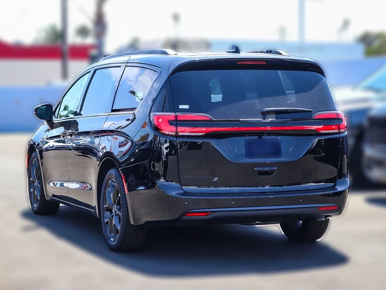 Chrysler Pacifica Select FWD 2026 — side view