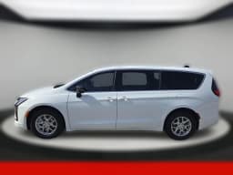 Chrysler Pacifica Select FWD 2027 — side view