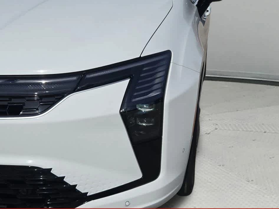 Chrysler Pacifica Select FWD 2027 — side view