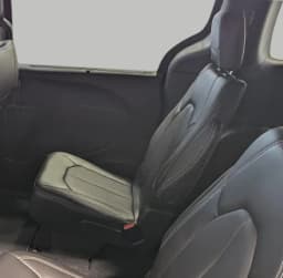 Chrysler Pacifica Select FWD 2026 — side view